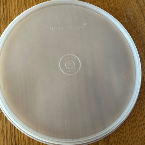 Vintage Tupperware Serving divided dish - Picture 4 of 5